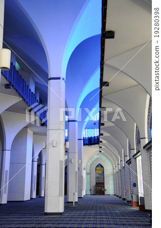 Sultan Salahuddin Abdul Aziz Shah Mosque 19280398