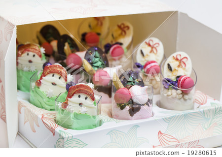 Christmas dessert canapes Christmas dessert canapes 19280615