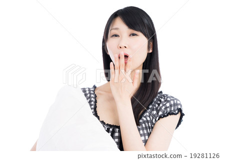  穿著睡衣的女人 19281126