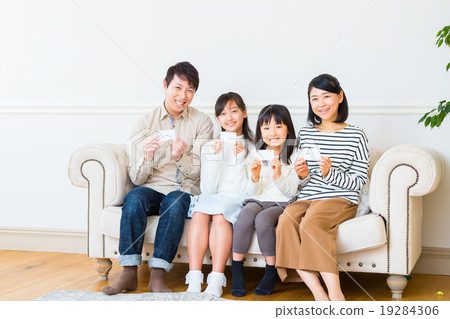 我的號碼，社會保障制度，稅號系統，家庭我的號碼系統，行政效率提高，4人家庭 19284306