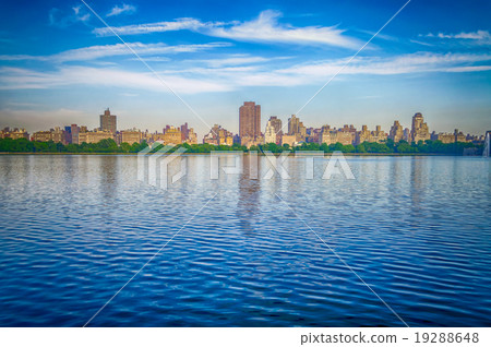 Reservoir in Central Park, New York Reservoir in Central Park, New York 19288648