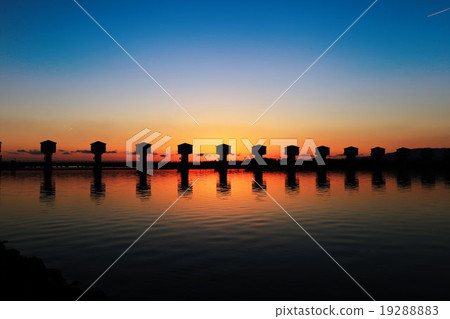 Hachirokoro tide water gate 19288883