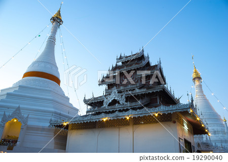 Pagoda with blue sky 19290040