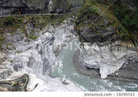 Taiwan Hualien Taroko Valley Near Michie Bridge 19290583