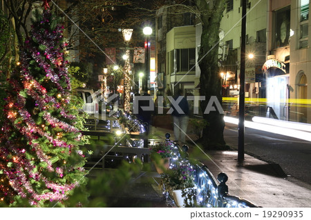 巴巴街在冬天點燃了 19290935