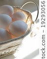 Eggs and baskets 19293056