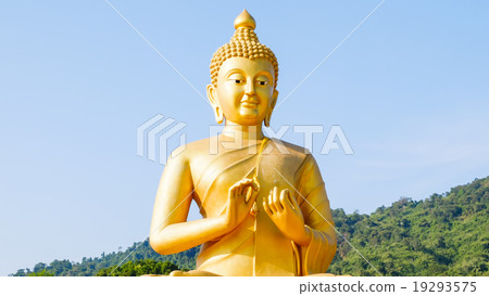 Golden Buddha statue Golden Buddha statue 19293575