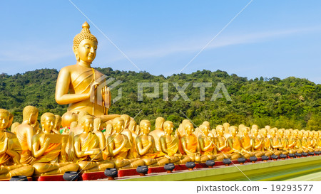 Golden Buddha statue Golden Buddha statue 19293577