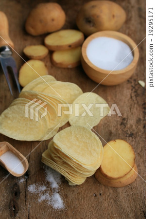 fresh potatoes with potato chips fresh potatoes with potato chips 19295171