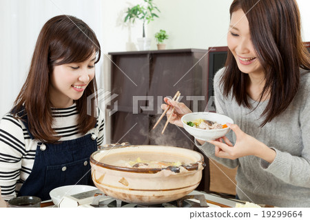 Woman smile appetite hot pot cooking Japanese cooking party party 19299664