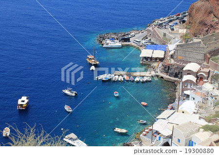Amoudi bay, Oia village, Santorini island, Greece. Amoudi bay, Oia village, Santorini island, Greece. 19300880