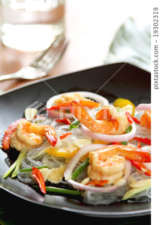 Sour & spicy vermicelli salad with prawn Sour & spicy vermicelli salad with prawn 19302319