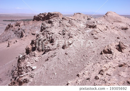 Beautiful sky of the South American Continent, the beauty of the strange rocks of the moon valley in the Atacama desert spreading at the foot of the Andean northern Chile Beautiful sky of the South American Continent, the beauty of the strange rocks of the moon valley in the Atacama desert spreading at the foot of the Andean northern Chile 19305692