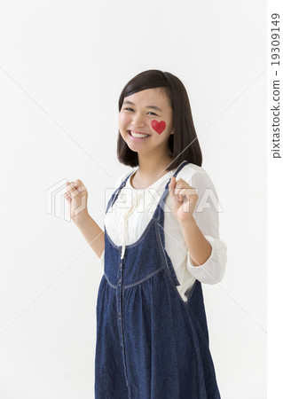 Girl who painted Heart on face 19309149