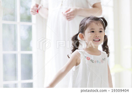 Japanese girls 19309404