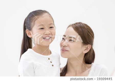 日本的母親和女兒 19309445