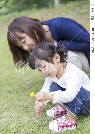 日本的母親和女兒 19309468