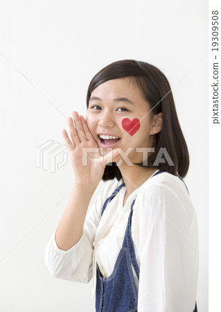 一個發聲的女孩 一個發聲的女孩 19309508