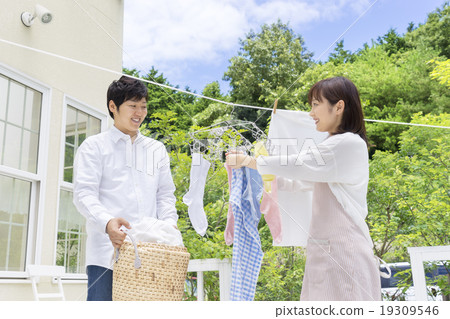 掛衣服的夫婦 掛衣服的夫婦 19309546