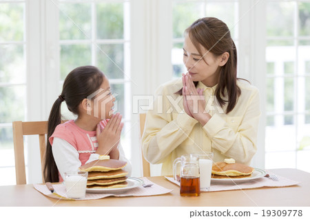 母親和女兒要你 19309778