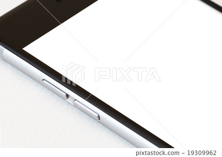 Closeup iphone white screen 19309962