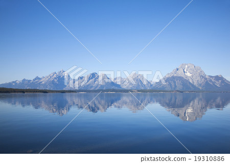 Teton Mountain Range and Jackson Lake Grand Teton National Park Teton Mountain Range and Jackson Lake Grand Teton National Park 19310886