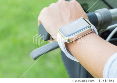 hand wear smart watch riding bicycle exercise hand wear smart watch riding bicycle exercise 19312165