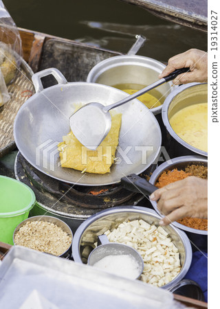 Thai style omelette Thai style omelette 19314027