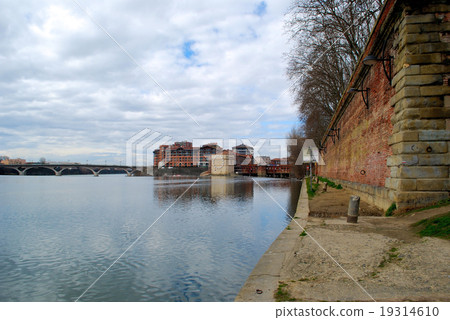 River bank in Toulouse River bank in Toulouse 19314610
