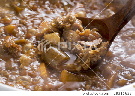 煮沸的肌肉燉 19315635