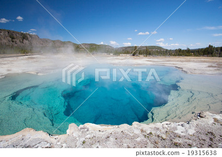 Sapphire · Pool Yellowstone National Park 19315638