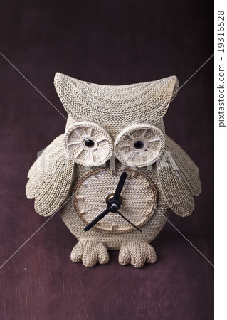 Watch souvenir in the form of an owl Watch souvenir in the form of an owl 19316528
