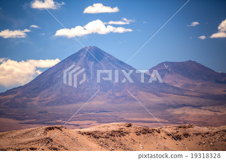 volcano licancabur near San Pedro de Atacama 19318328