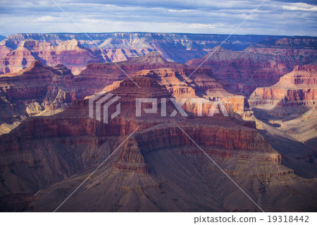 famous  view of Grand Canyon , Arizona 19318442
