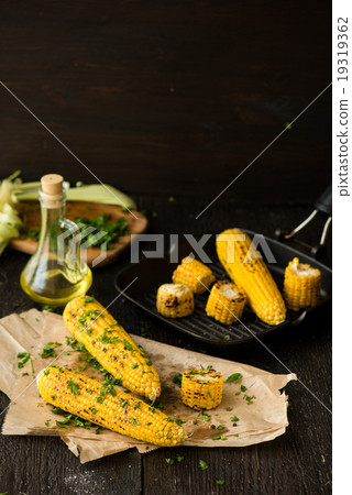 Grilled Corn on the cob with Chili, Cilantro Grilled Corn on the cob with Chili, Cilantro 19319362