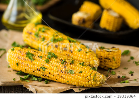 Grilled Corn on the cob with Chili, Cilantro 19319364