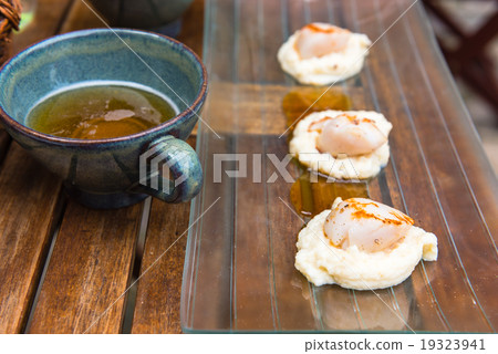 pan seared sea scallops and a cup of cider pan seared sea scallops and a cup of cider 19323941