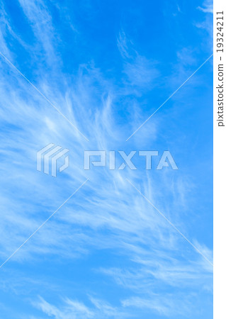 冬天天空白色雲彩和藍天背景材料複製空間字符空間卷云云彩肌肉雲彩雲彩 冬天天空白色雲彩和藍天背景材料複製空間字符空間卷云云彩肌肉雲彩雲彩 19324211