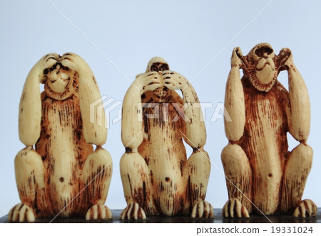 Three monkeys 19331024