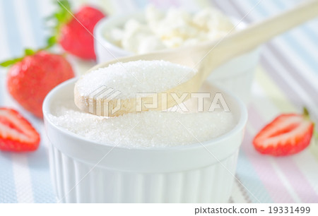 cottage with strawberry 19331499