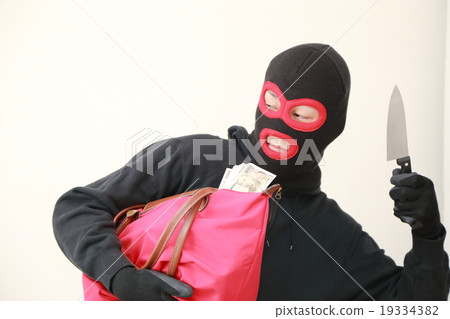 Snatcher robbery (weapon thugs, thieves criminals, stolen cigarettes, disguised suspects, criminals) Snatcher robbery (weapon thugs, thieves criminals, stolen cigarettes, disguised suspects, criminals) 19334382