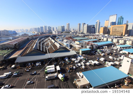 Full view of Tsukiji market 19334548