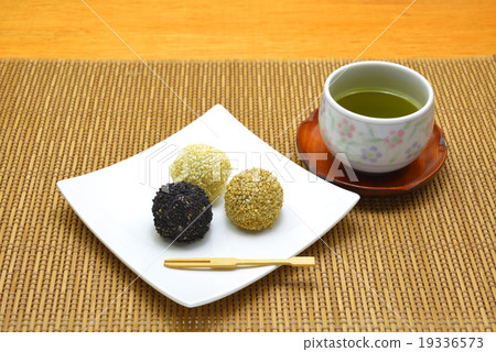 美味的芝麻餃子 美味的芝麻餃子 19336573