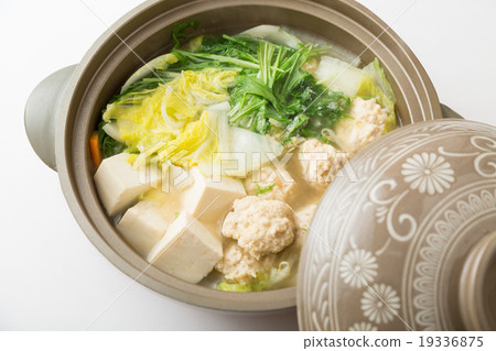 Bird's covered pot Bird's covered pot 19336875