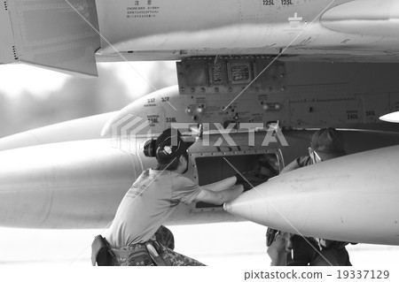 空中自衛隊的自衛隊 空中自衛隊的自衛隊 19337129