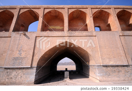 Esfahan's bridge 19338424