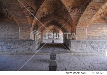 伊斯法罕的橋樑 19338425