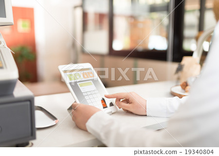 Tablet cash register 19340804