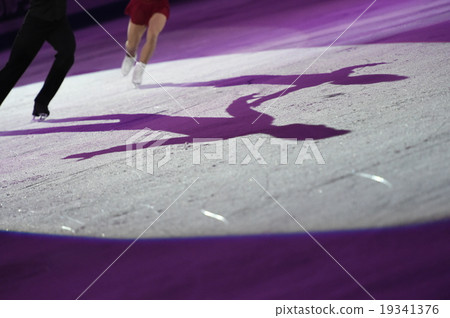 Image of figure skating 19341376