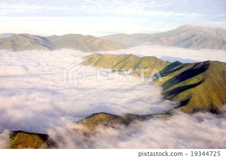 Beautiful mountain ranges in the morning mist floating in Santiago, the capital of the Central American continent Chile Beautiful mountain ranges in the morning mist floating in Santiago, the capital of the Central American continent Chile 19344725